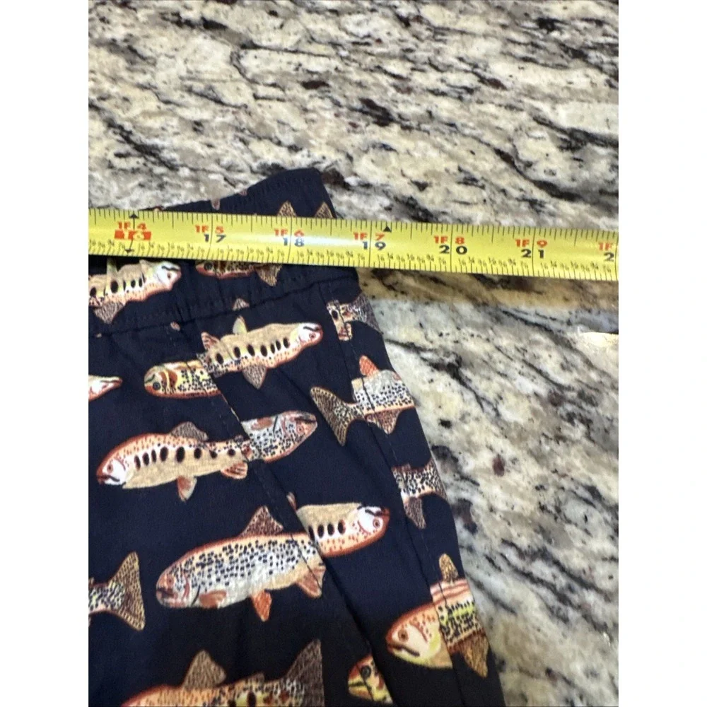 THE NORTH FACE Shorts Mens XL Classic V All-Over Fish Print Tech NEW Navy Blue